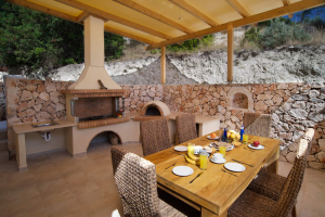 Asteri Outdoor Kitchen
